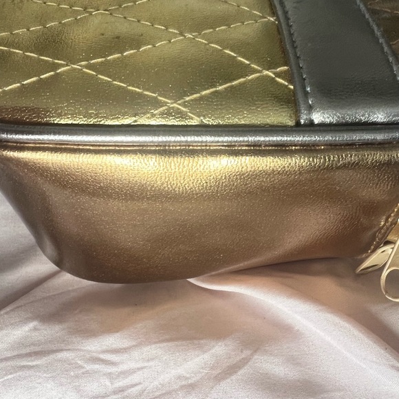 - Quilted metallic crossbody - Picture 11 of 15